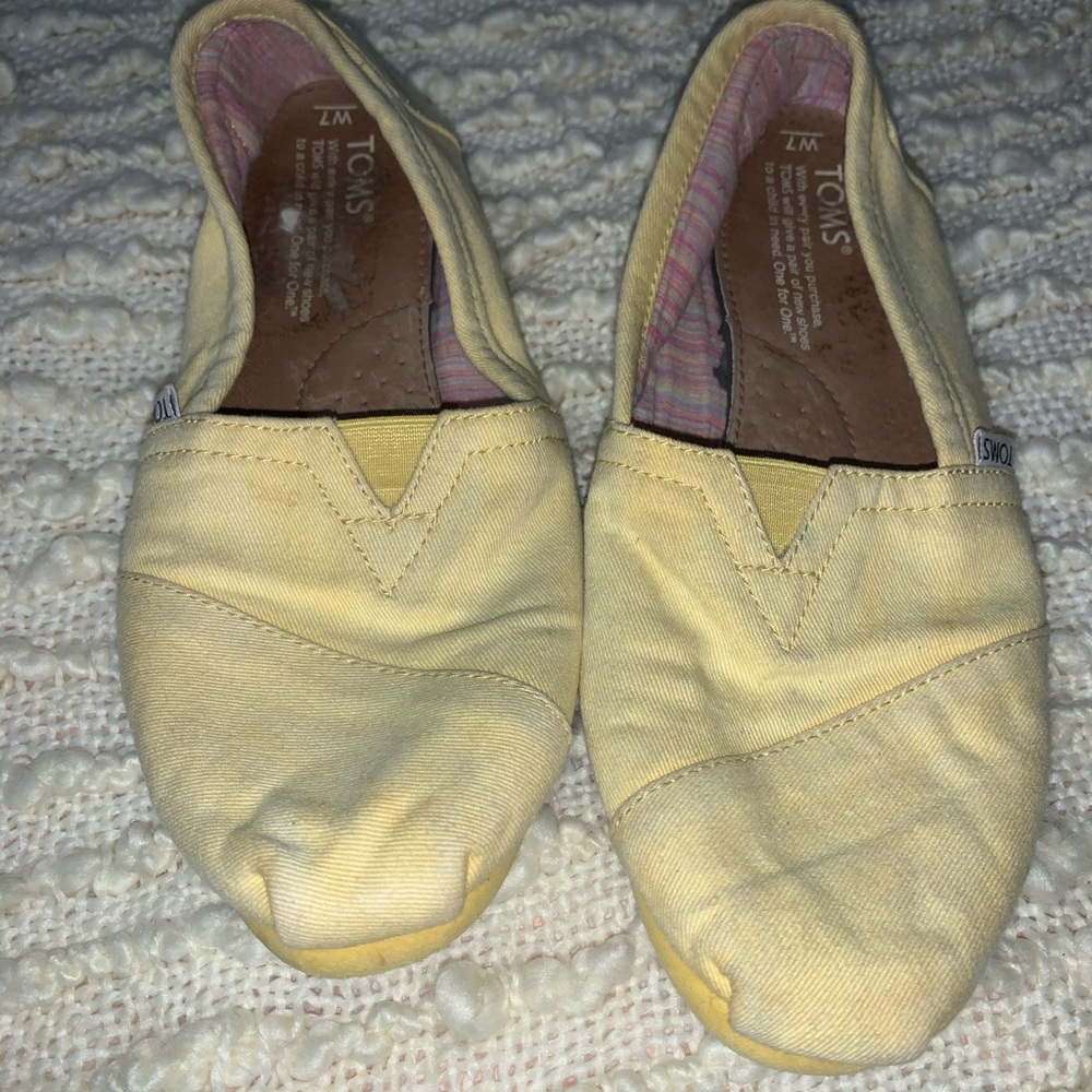 TOMS Highlighter Yellow Canvas Women’s Classics W7